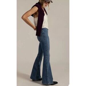 Size 30 We The Free Penny Pull-On Flare Jeans Free People Festival 31” Inseam